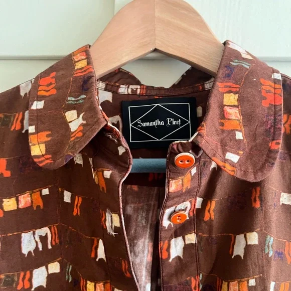 Samantha Pleet Button Down with Clothes Line Graphic size Small - Picture 4 of 4